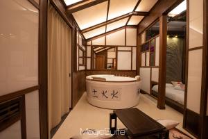 A bathroom at Hotel Carosello