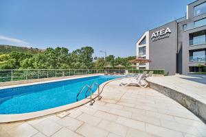 Bazén v ubytování 100m from the BEACH! ALDEA complex with pool nebo v jeho okolí