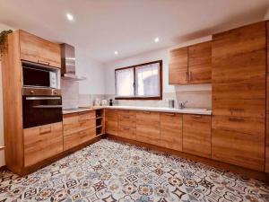 مطبخ أو مطبخ صغير في Gîte de l’Ancien Puits