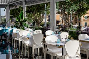 Ein Restaurant oder anderes Speiselokal in der Unterkunft Villa Zaccardi 