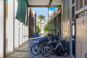 Jízda na kole v ubytování Sea You Hotel Port Valencia nebo okolí
