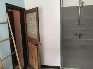 A bathroom at Gîte le tilleul