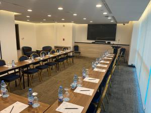 Biznesa zona un/vai konferenču telpa naktsmītnē C - Hotel and Suites Doha