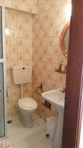 Residencial Espadinha tesisinde bir banyo