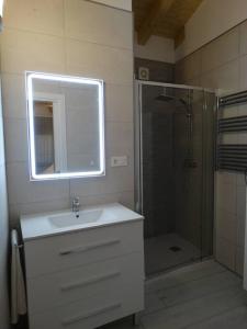 Bathroom sa Apartamentos Les Texuques