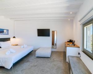 A television and/or entertainment centre at Villa Agavi - Private Pool & Security included - Ideal for events