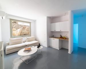 A kitchen or kitchenette at Villa Agavi - Private Pool & Security included - Ideal for events