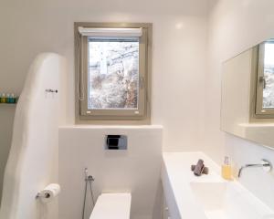 A bathroom at Villa Agavi - Private Pool & Security included - Ideal for events