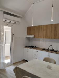 Guest house number 1的厨房或小厨房
