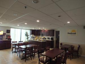 Gallery image of Days Inn by Wyndham Indianapolis Northeast in Indianapolis