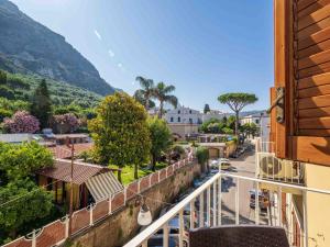 Gallery image of Maison Rosa in Meta