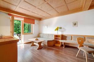 Χώρος καθιστικού στο Obermoarhof Hönigspitze EG +17 φωτογραφίες