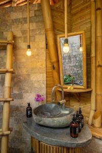 Imagine din galeria proprietății Harmony House, Bamboo House with Pool view în Bringkit