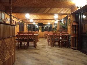 Restorāns vai citas vietas, kur ieturēt maltīti, naktsmītnē Casa Ardeleană Cheia