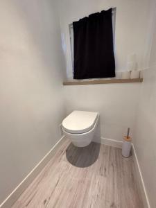 Ένα μπάνιο στο Studio SPA Balnéo - Jardin privé