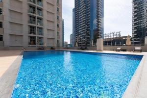 Bazén v ubytování Vacation Home Dubai Marina nebo v jeho okolí
