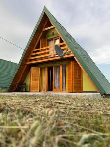 Budova, kde se prázdninový dům nachází + 24 fotografií