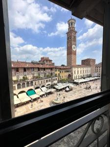 Nespecifikovaný výhled na destinaci Verona nebo výhled na město při pohledu z penzionu