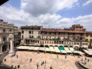 Bazén v ubytování Truly Verona - Delle Erbe suites nebo v jeho okolí