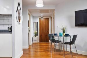 Fotografie z fotogalerie ubytování Luxury 9ine Stunning Broad Street Apartment v Birminghamu