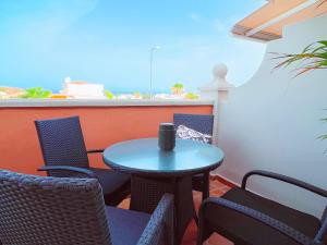 Fotografia z galérie ubytovania Spacious and Bright Ocean view Duplex in Palm Mar, PM5 v destinácii Palm-mar