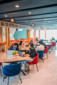 Επισκέπτες που μένουν στο C Suites