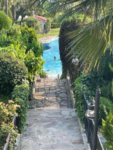 Vista de la piscina de GARDEN in HOME o alrededores