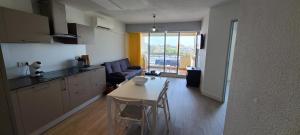 Fotografie z fotogalerie ubytování Carnon-Plage 59m2 avec garage VUE PORT v destinaci Carnon-Plage