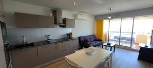 Fotografie z fotogalerie ubytování Carnon-Plage 59m2 avec garage VUE PORT v destinaci Carnon-Plage
