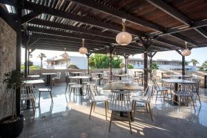 Restaurace v ubytování Lardos Bay Hotel