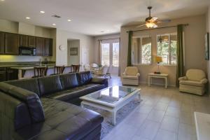 Posezení v ubytování Community Perks Palm Desert Golf Getaway!