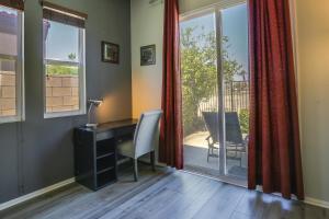 Balkón nebo terasa v ubytování Community Perks Palm Desert Golf Getaway!