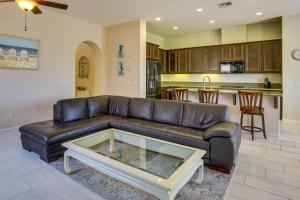 Kuchyň nebo kuchyňský kout v ubytování Community Perks Palm Desert Golf Getaway!