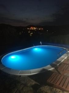 Bazén v ubytování Apartmani Radaković nebo v jeho okolí