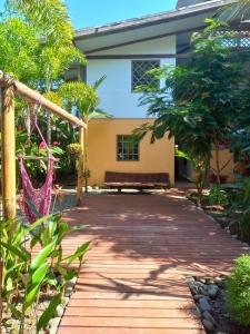 Taman di luar Pagalù Hostel