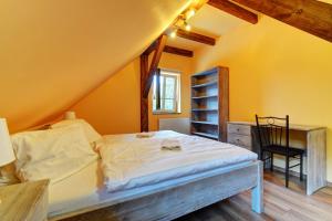 Postel nebo postele na pokoji v ubytování Chata Zadov + 30 fotografií