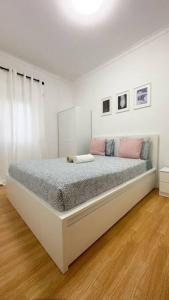 Postel nebo postele na pokoji v ubytování DREAMS APARTMENTS