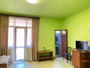 Μια τηλεόραση ή/και κέντρο ψυχαγωγίας στο Mareti777