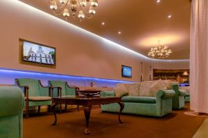Area lounge atau bar di Howard Johnson Plaza by Wyndham Buenos Aires Florida Street