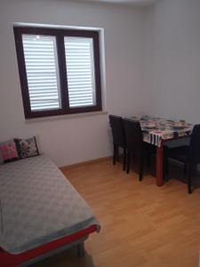 Gallery image of Seaview Apartment with 2 bedrooms a private balcony and parking garage in Makarska