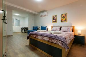 Ένα ή περισσότερα κρεβάτια σε δωμάτιο στο The Lakeside Haven