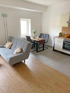 Köök või kööginurk majutusasutuses Ferienwohnung in Seenähe!