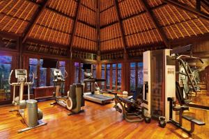 The fitness centre and/or fitness facilities at The Oberoi Beach Resort, Lombok