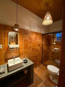Ένα μπάνιο στο CasAlê Come&Dorme