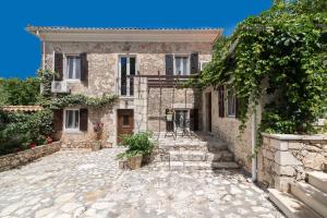 Budova, kde se vila nachází + 27 fotografií