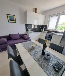 Photo de la galerie de l'établissement Apartman Šerbo, à Drašnice 4 autres photos