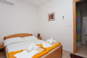 Кровать или кровати в номере Double Room Tucepi 5263c