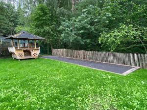Zahrada ubytování Chalet in Jalhay near Forest Trails