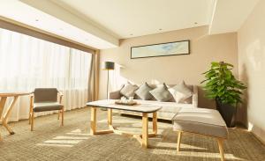 Istumisnurk majutusasutuses Zenith Hotel-Near Train Station & The Mixc