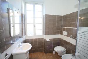Ванна кімната в 53 Solaro Apartments